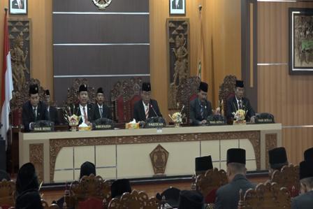 Cover Sidang Paripurna Istimewa DPRD Jembrana, Sampaikan Rekomendasi LKPJ Bupati Tahun 2017